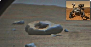 مسبار ناسا يرصد صخرة غريبة على شكل “donut” على سطح المريخ والعلماء يكشفون حقيقتها