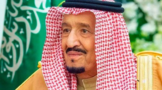 الملك سلمان يهنئ الحجاج والمسلمين بمناسبة عيد الأضحى