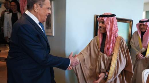 وزير الخارجية السعودي بحث مع لافروف التطورات بالمنطقة والأزمة في أوكرانيا