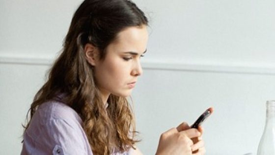تعرف على أفضل طريقة للضغط على شاشة الهاتف خلال ممارسة الألعاب