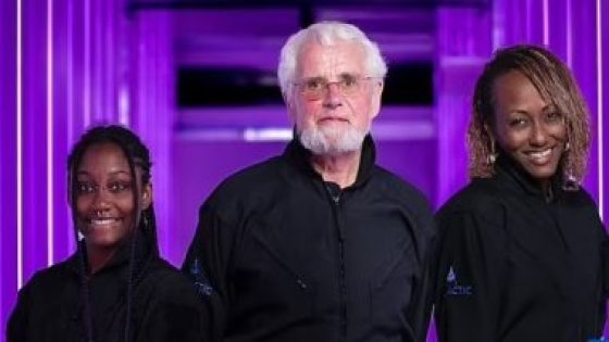 أم وابنتها تفوزان بتذاكر مجانية بأول رحلة سياحة فضاء لـVirgin Galactic