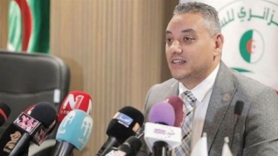 الحكومة الجزائرية توقف رئيس اتحاد السباحة