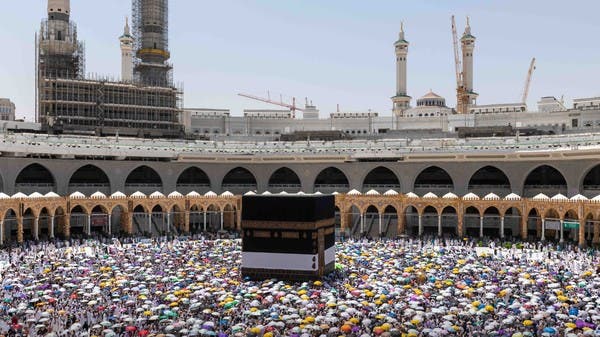 السعودية تبدأ إصدار التأشيرات الإلكترونية للعمرة