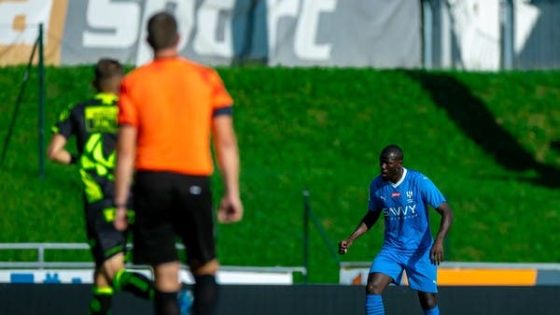 جماهير الهلال راسلت عائلتي.. واستشرت غوميز