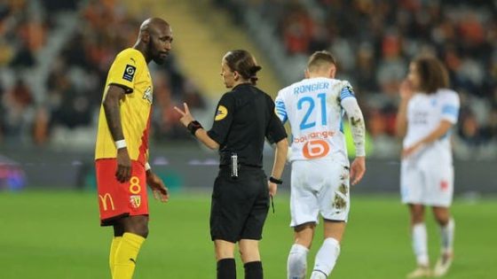 فوفانا النصر.. شاهد “الموت” بعينيه ليختار “الذهب والدم”