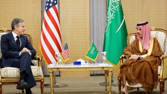 فيصل بن فرحان يبحث مع بلينكن المستجدات الإقليمية والدولية 