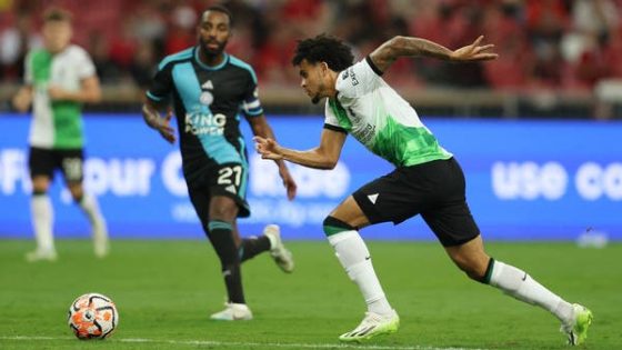 ليفربول يهزم ليستر سيتي برباعية في سنغافورة