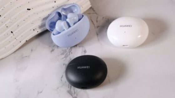 بعمر بطارية يدوم 28 ساعة.. سماعة FreeBuds 5i HUAWEI اللاسلكية اختيارك الأفضل هذا الشهر