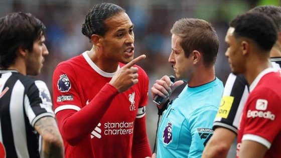 الاتحاد الإنجليزي يتهم فان دايك بسوء التصرف