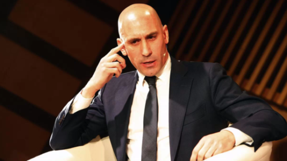 “فيفا” يوقف رئيس الاتحاد الإسباني مؤقتا