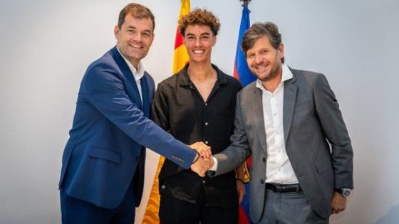 عراقي الأصل.. برشلونة يتعاقد مع موهبة فرايبورغ