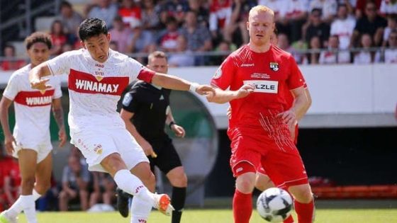 ليفربول يقترب من التعاقد مع الياباني إندو