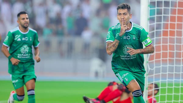 “هاتريك” فيرمينو يمنح أهلي جدة نقاط الحزم