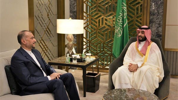 ولي العهد السعودي يبحث مع وزير خارجية إيران سبل تطوير العلاقات