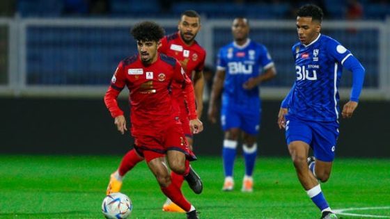 الهلال يطير إلى ضمك للابتعاد بالصدارة