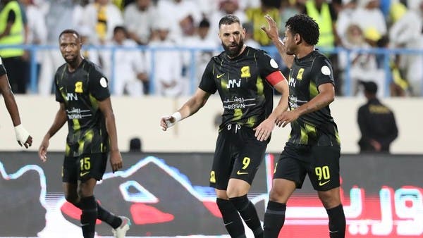الإصابة تبعد بنزيمة عن اتحاد جدة