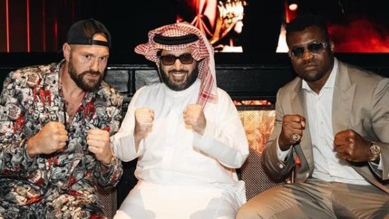 فيوري وأنجانو يُعلنان التحدي قبل نزال “أشرس رجل” بموسم الرياض