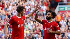 ليفربول يهزم أستون فيلا ويحقق فوزه الثالث على التوالي