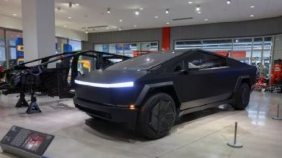 مصمم سيارة Cybertruck: التصميم يساعد في تعزيز العلامة التجارية لتسلا