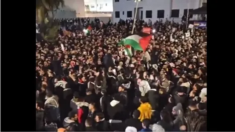 حشود تحاصر سفارة الاحتلال في الأردن: “احنا رجالك يا …