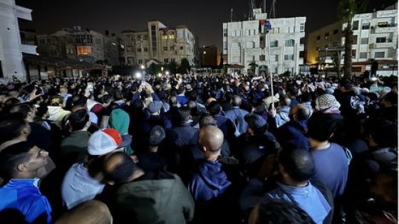 أردنيون يواصلون التظاهر أمام سفارة الاحتلال للمطالبة …