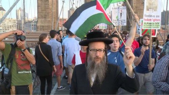 الاحتلال يعتدي على مظاهرة نظمتها جماعة مناهضة للصهيونية …