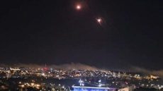 انفجارات بسماء القدس والنقب والجولان.. واعتراض مسيرات …