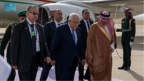 عباس يصل الرياض للمشاركة في “المنتدى الاقتصادي”.. وغزة …
