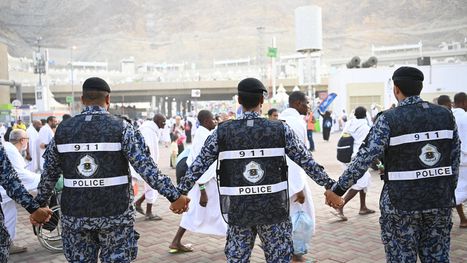 وفيات الحجاج تقترب من الألف.. ولا تعليق من السعودية …