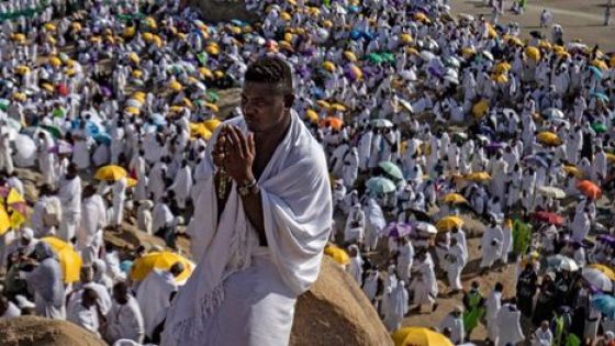 السعودية تبعد 300 ألف شخص من مكة المكرمة لعدم امتلاكهم …