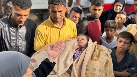 شهداء أغلبهم من الأطفال بثياب العيد في مجزرة بمخيم …