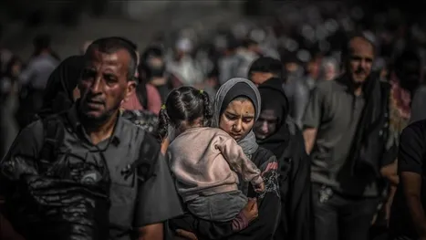 لحظات مؤلمة لأم فلسطينية خلال وداعها ابنتها الشهيدة في …